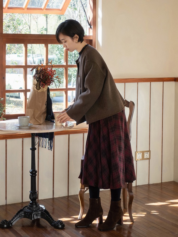 半身裙|有气质的女人都不穿打底裤,看这些裙装look,更美更温柔