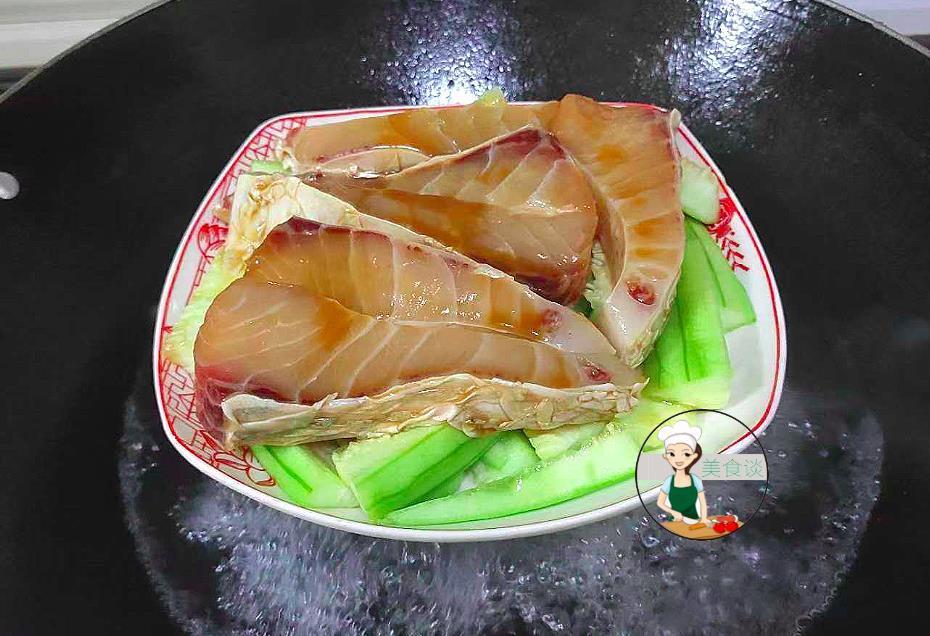 入味|夏天此蒸菜多做给家人吃，蒸一蒸7分钟出锅，真鲜嫩！营养不上火