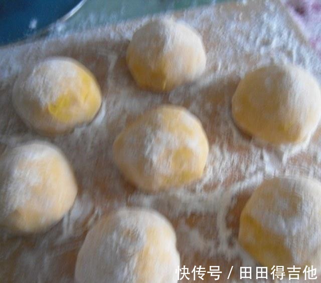 馒头|南瓜馒头,口感暄软,色泽也很好看!