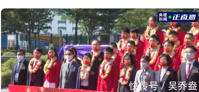 霍震霆|群星璀璨!中国数位奥运冠军访港,合影时苏炳添站C位排面十足
