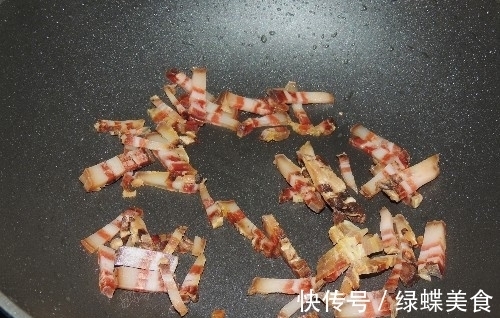 懒人|夏天的懒人焖饭,饭菜一锅出,有肉有菜营养均衡,比外卖还省时
