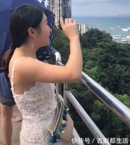 肉肉 微胖女神穿镂空连衣裙,吸睛无数,网友:明人不说暗话,我喜欢你