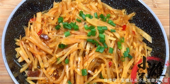 土豆丝|炒土豆丝时，有人泡水有人焯水一直都错了，这才是正确做法