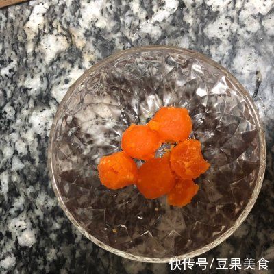 巨下饭|#巨下饭的家常菜#咸蛋黄和豆腐的奇妙碰撞