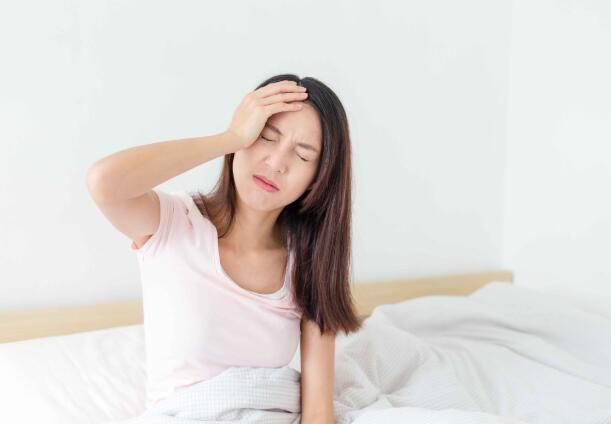 脑血管出现堵塞情况时，会在每天早晨起床时出现以下4种异常征兆