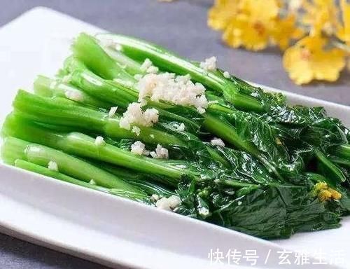 大蒜|炒不同的菜，大蒜放的时间不一样，很多主妇不知道，难怪炒菜不香