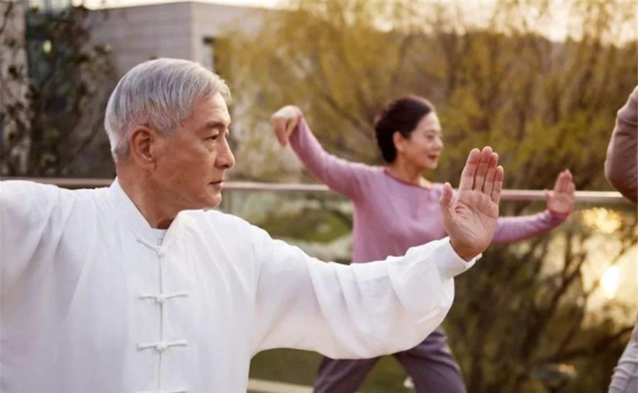 脑供血不足|脑供血不足的人,4个好习惯一定要坚持,软化血管脑梗或会绕道走