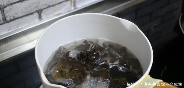 正月十五元宵节,3道“巧搭配”的素菜小炒,照着做待客不发愁