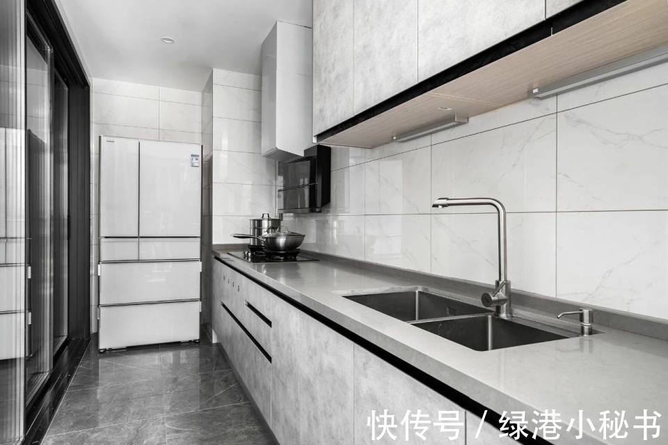 现代风|装修案例欣赏：质感设计必须学起来，十年都不过时！