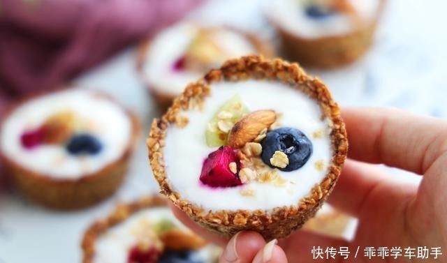 甜点|喝不完的牛奶别浪费,搭配燕麦做出一款特色甜点,营养更高档!