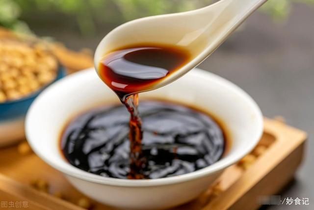  都是酱油，生抽好还是味极鲜好？两者差别很大，别再买错了