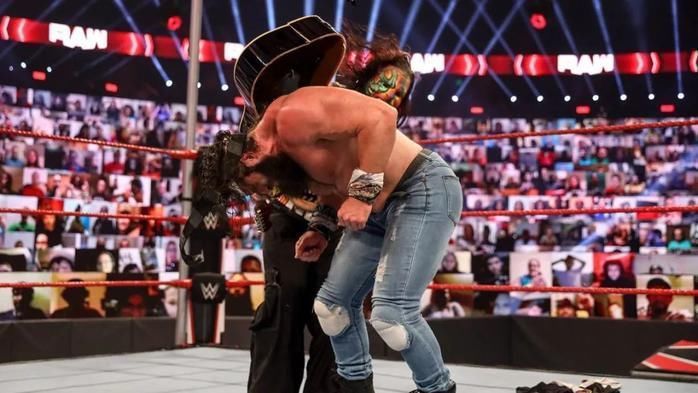 摔角播客电台|昨日Raw节目出现重大失误,杰夫·哈迪到底受伤了吗?