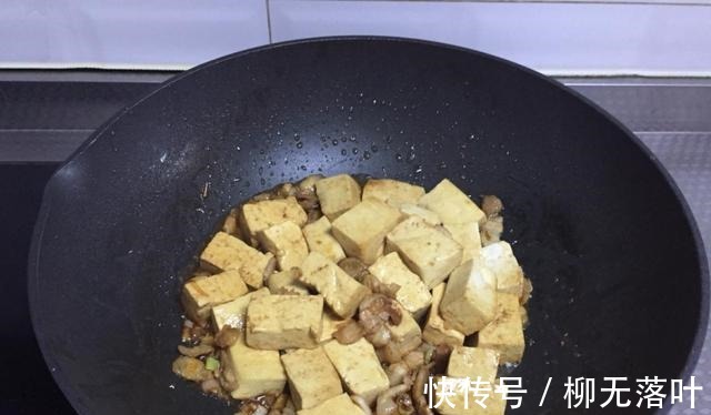 步骤|家常炖豆腐，硬“硬炖”，搭配五花肉味道更“绝”！