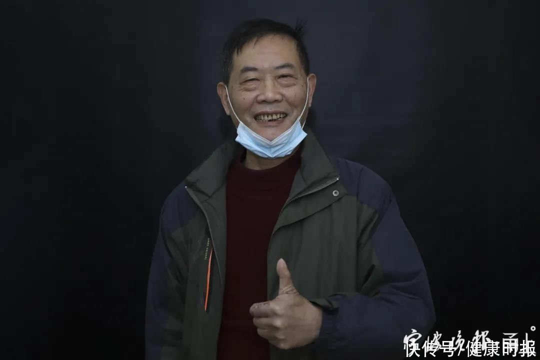 微笑|这个夏天,100多位患者“愈后的微笑”火了!拍摄者说:都是我亲自接触过的患者