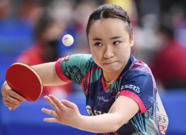 女单|4-0!伊藤美诚横扫晋级16强,单局15-13,眼神冷酷冲击双冠王