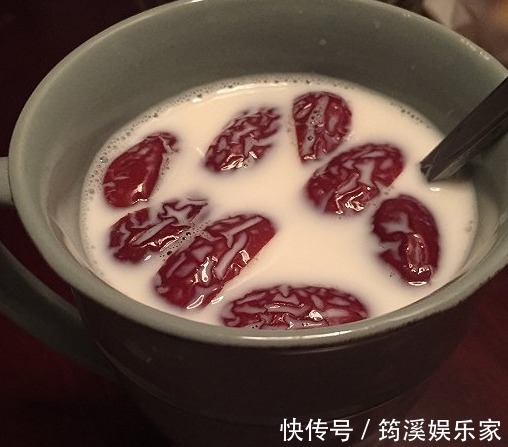 红枣|红枣和此物一起泡,睡前一杯,一觉到天亮,皱纹淡了,皮肤更白净