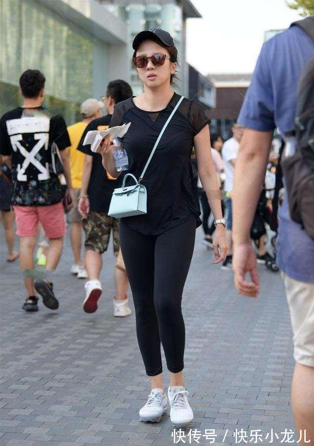 大衣 穿这款打底裤,把身姿的美感放大,非常修身