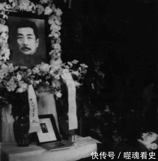主持|鲁迅葬礼老照片国母主持葬礼,16位大佬来抬棺,送行队伍几十里