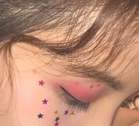 标志|眼睛有这3个标志的女生,天生自带“眼妆效果”,不怕找不到男友