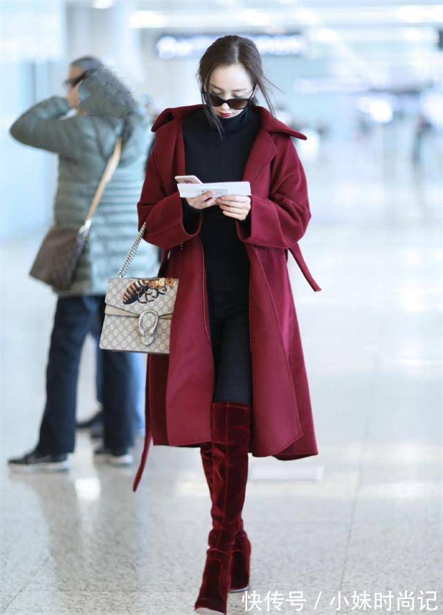 大衣 最近火了一种过年穿搭,叫“长大衣+红色靴子”,洋气喜庆又高级