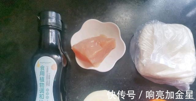 宝宝食谱超美味鸡肉卷，香酥可口，您值得拥有！