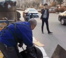 |搞笑GIF:防火防盗防闺蜜 这样的闺蜜不要也罢