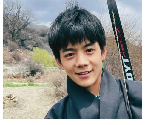 藏族|丁真參與《中餐廳》錄制，綜藝新歌不停，他的優(yōu)勢(shì)逐漸消退