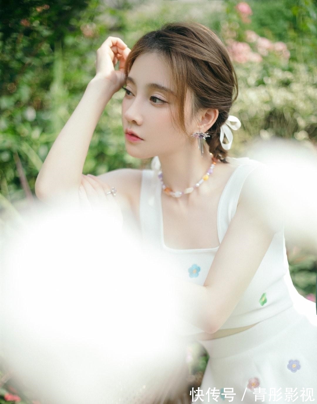 被“犀利”點評?馮提莫唱功引熱議,到底好不好?