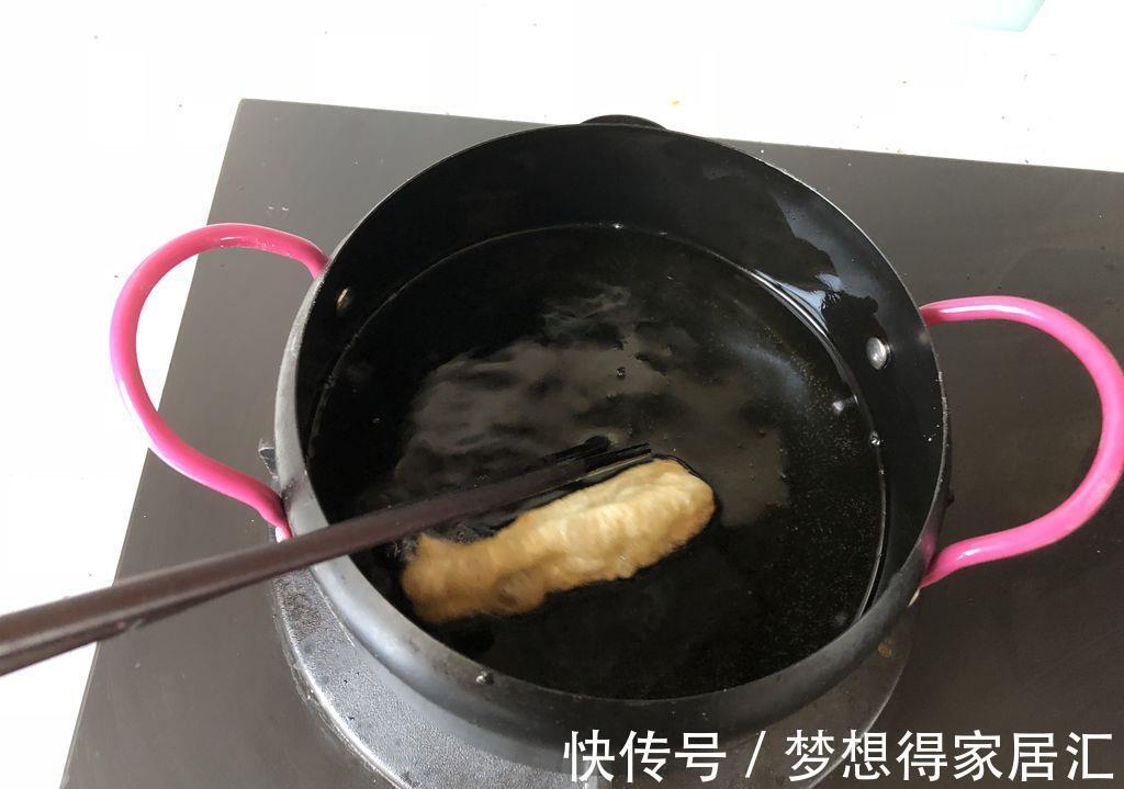 面团|1碗面粉1个鸡蛋，教你做在家做油条，卫生还健康