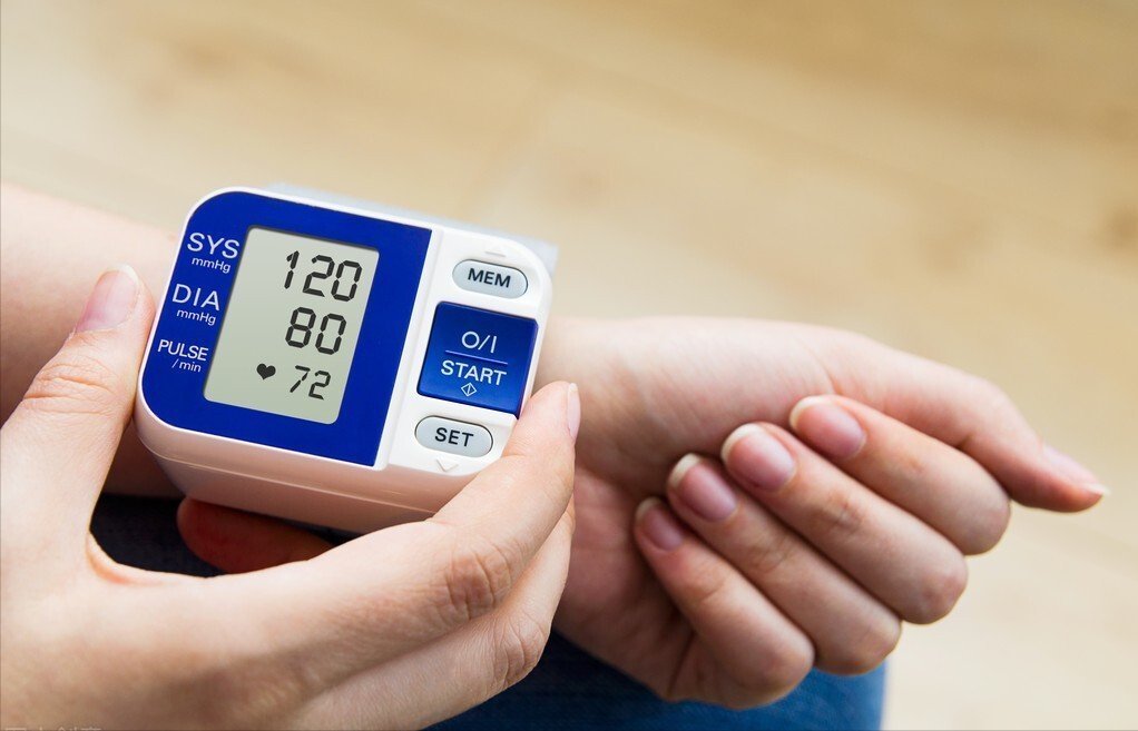血压|高血压，不只是吃降压药就完了，合理降压、长期达标要知道这6点