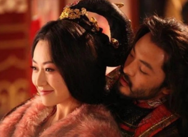 母亲|母亲被曹操糟蹋,父亲被张飞杀死,他苦熬到成年名震三国!