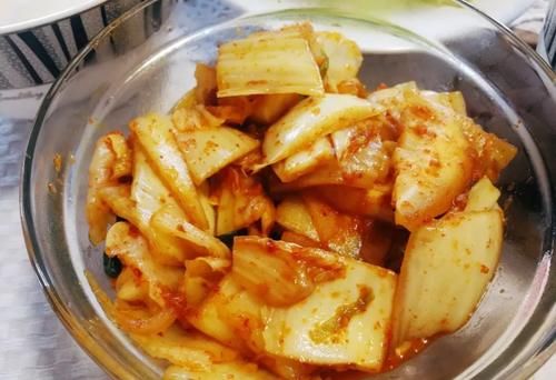 【食物恋】韩国朋友教我的辣白菜做法，酸爽开胃，正宗得很