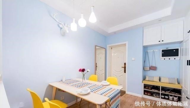 玄关|入户见厅的户型,玄关就该这样设计,不占地方又显得整齐,挺实用!