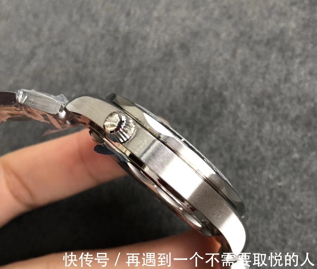 水鬼|接受不了溢价买劳力士水鬼,最终我选择了欧米茄海马300