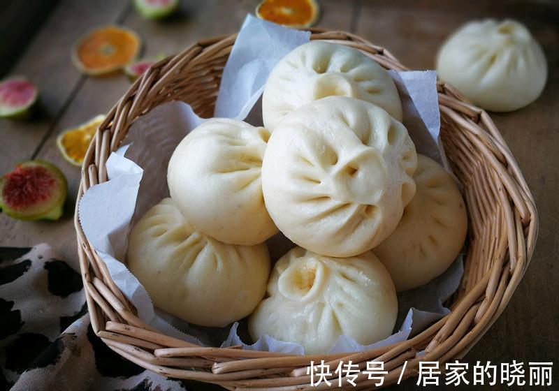 发酵|做一锅热气腾腾的芹菜猪肉包，皮薄馅大，做一次能吃3天