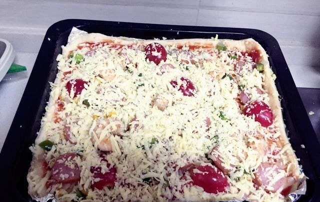 你做的披萨不拉丝教你一道重磅披萨,不仅能拉丝还超丰富