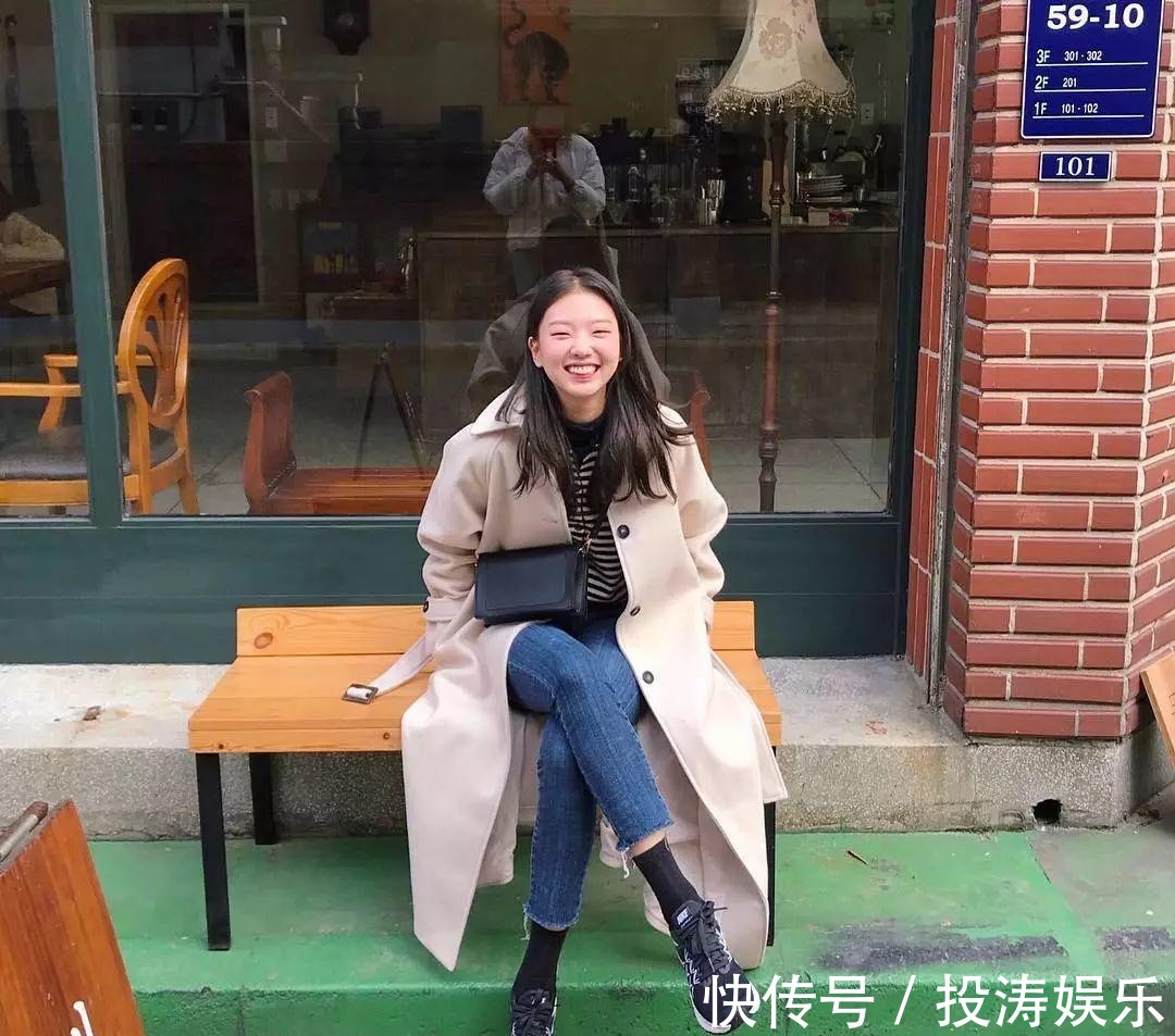 驼色 大衣买什么色不容易过时这5个颜色很经典,秋冬搭配好时髦