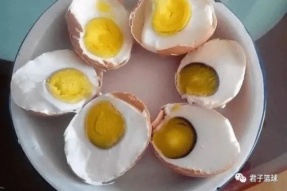 面条|高血压与饮食有关？84岁钟南山院士：要想血脂平稳，4种食物要少吃