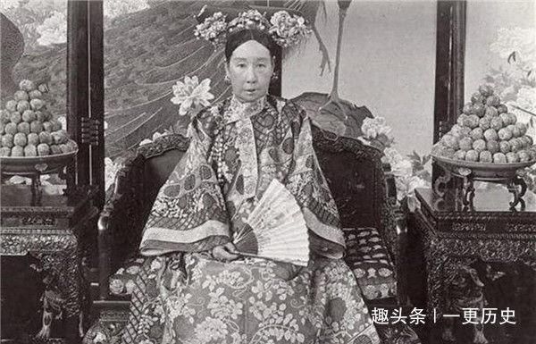 梳头|给慈禧梳头的太监,因涉政被处死,梁启超却为何称他为烈士