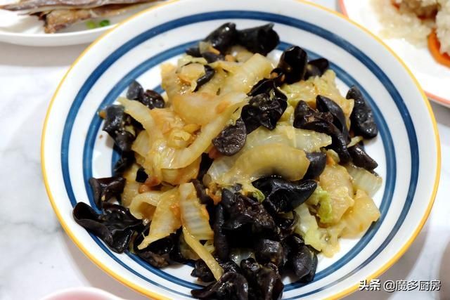 全职妈妈会生活，做饭接娃两不误，进家10分钟开饭，营养健康好吃