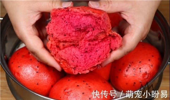 用火龙果来发面,做法太厉害了,上桌颜值超高,高手在民间?!