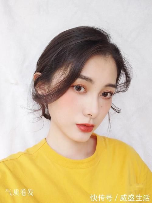 丸子头|30多岁头发怎么扎有气质,几组好看的发型,美丽又优雅