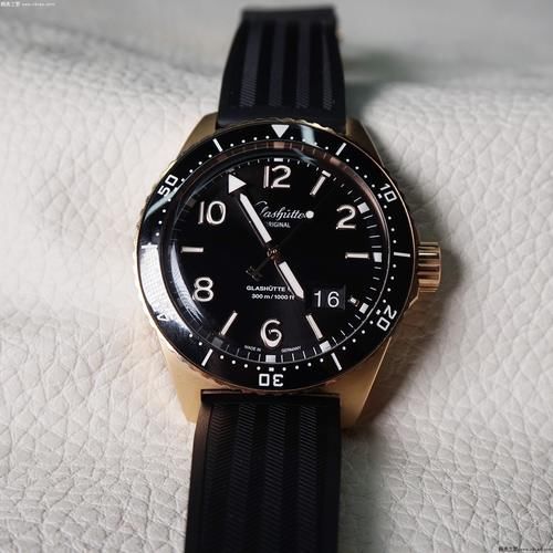 公价20万，德国豪华潜水表“最强”战斗力