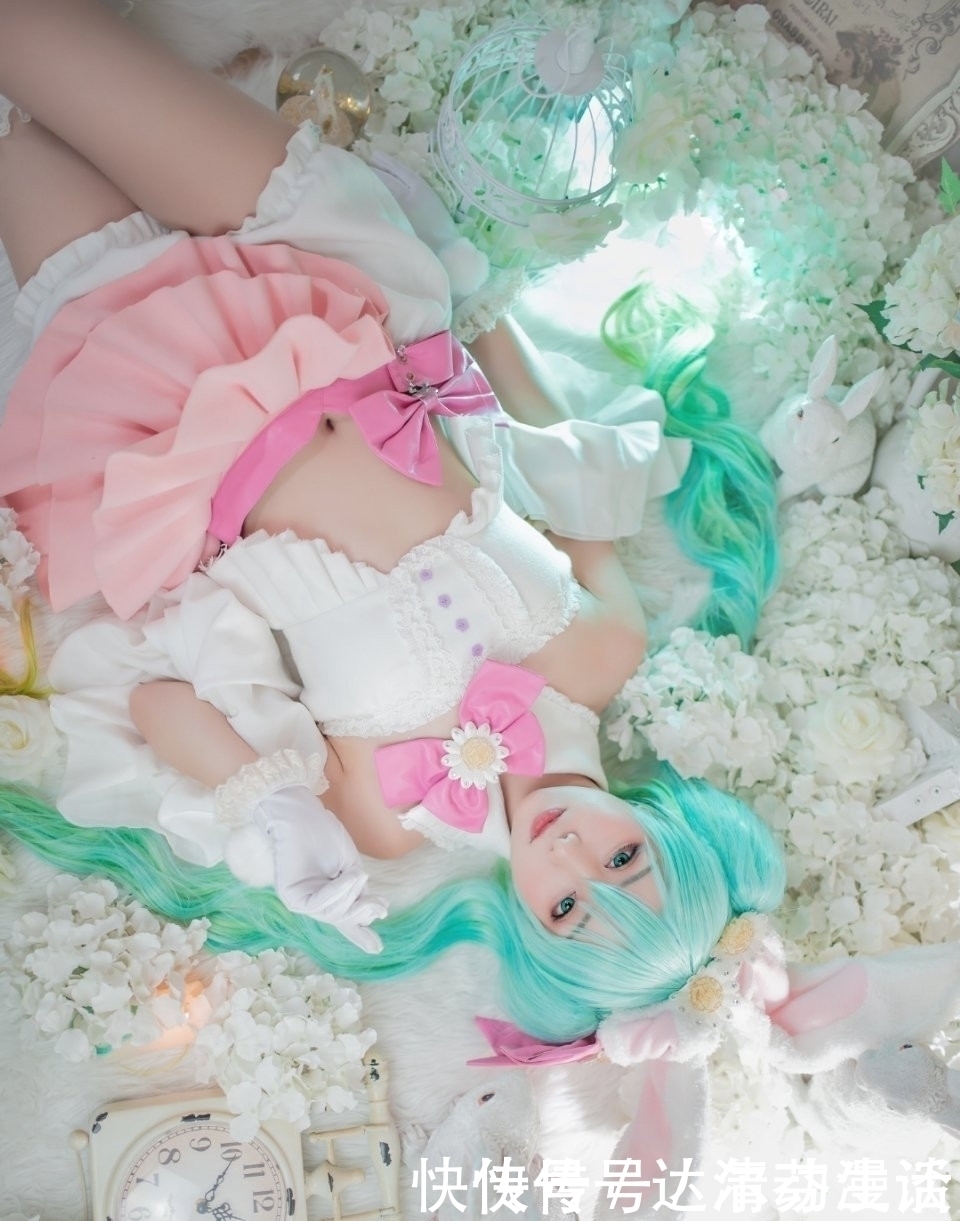 虚拟偶像|三组漂亮妹子COS的人气虚拟偶像“初音未来”还原度相当不错