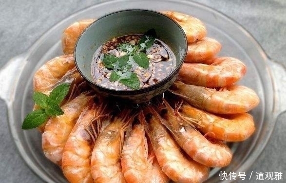 小技巧|水煮虾时,直接加清水煮就“错了”,难怪虾肉腥味道不好
