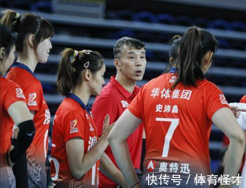 杜清清|排位赛深圳女排1-3输给山东队，包壮主动放弃，把主攻改打自由人