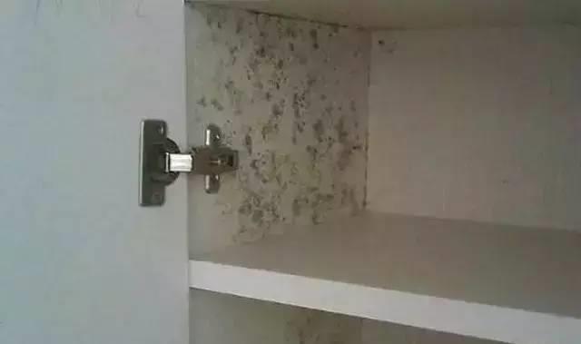 老師|衣柜別再做到頂了，我家用了半年就壞了，難怪老師傅家不這么裝