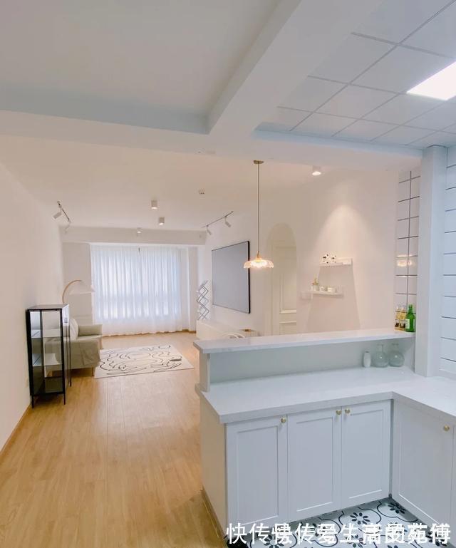 吊顶|越来越多人不吊顶,不做背景墙,看看她家,明亮宽敞,以后照着装
