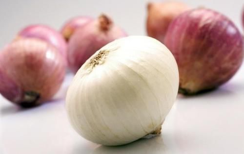 黄花菜|失眠的人,3种蔬菜经常吃,助你改善睡眠质量,一觉到天亮!