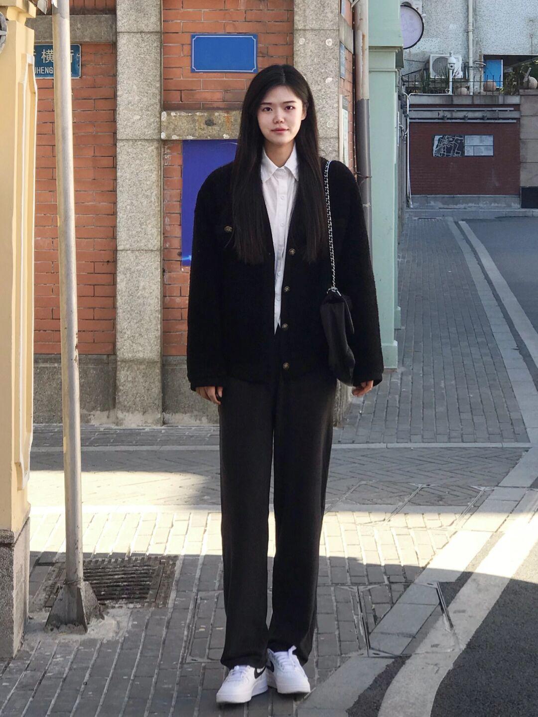 毛衣|圣诞节穿什么?我都为你搭配好了,红色毛衣+格子半身裙,浓浓的氛围感!